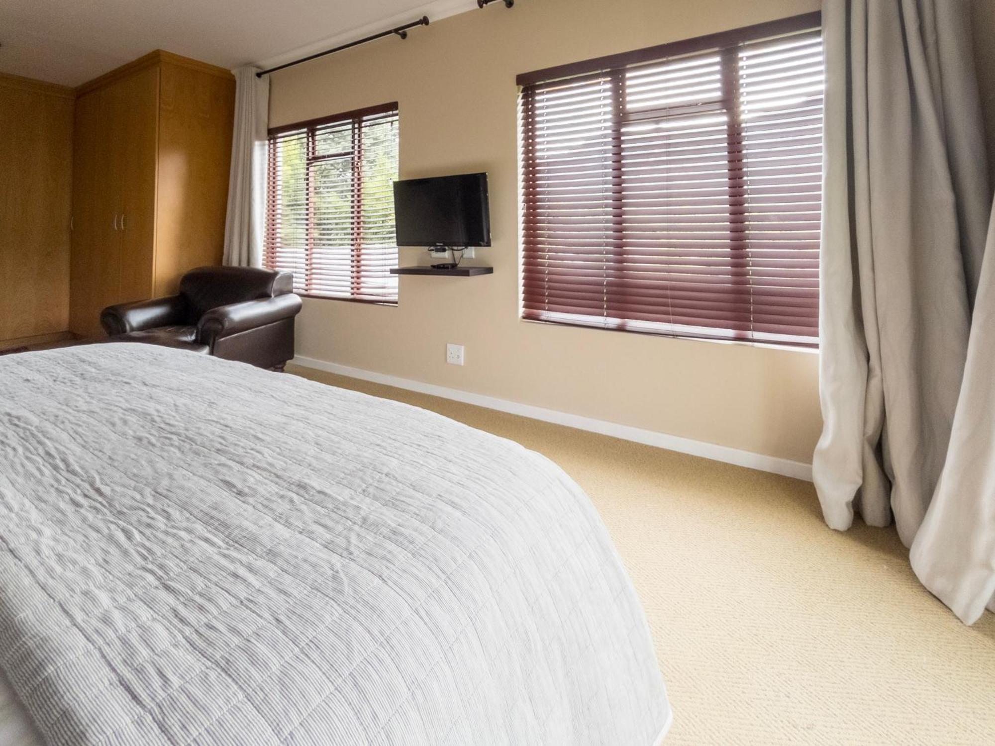 727 Church Clarens Room photo