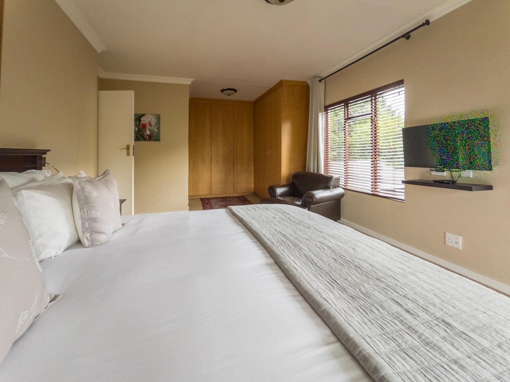 727 Church Clarens Room photo