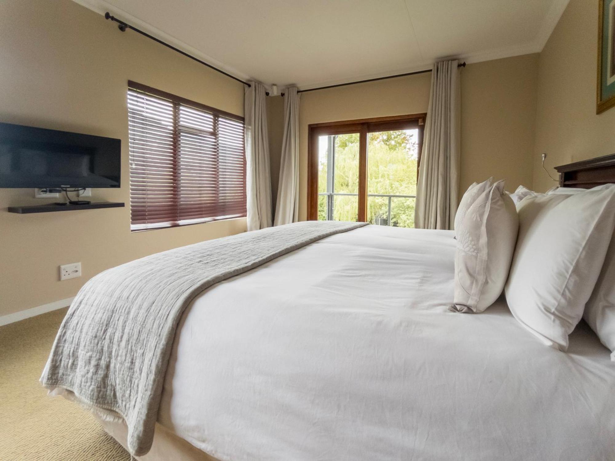 727 Church Clarens Room photo